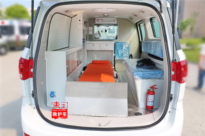 新全順短軸平頂救護(hù)車V362汽油版運(yùn)輸型內(nèi)飾圖 